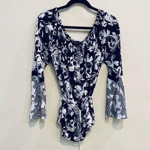 WHBM B & W Peasant Blouse 😻😎